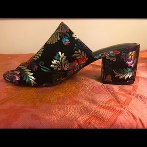 Nikolle Floral Print- Christian Siriano Mules NWT